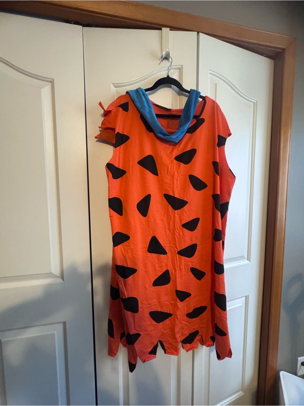 Men's Fred Orange and Black Sleeveless Costume Dress with Blue Collar